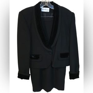 VTG Andre Barreau 2-Piece Black Skirt Suit with Velvet Trim Detail. Sz 8P.